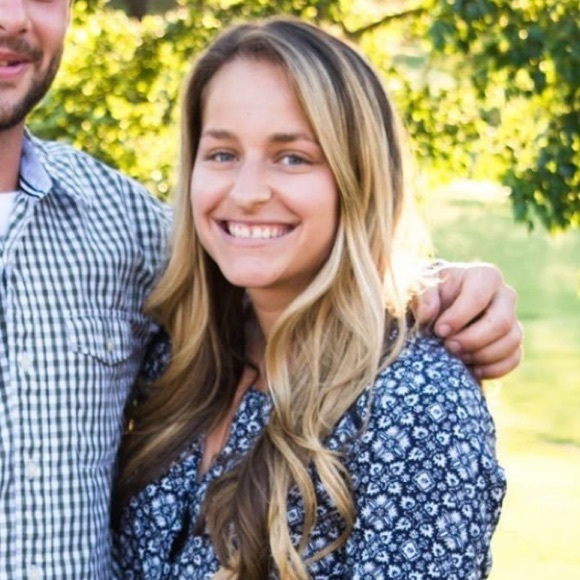 Meet your Posher, Michelle - Picture 2 of 2